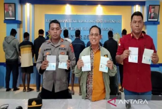 11 Warga ’Vrindavan’ India Nyasar di Baubau, Ditangkap Petugas Imigrasi - GenPI.co SULTRA