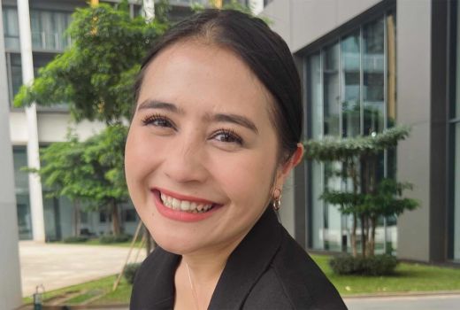 Karier Moncer, Prilly Latuconsina Akui Jodoh Agak Ribet - GenPI.co SULTRA