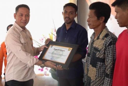 Selamatkan 19 Nyawa, Nelayan di Kendari Diganjar Penghargaan - GenPI.co SULTRA