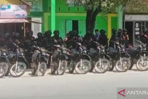 Brimob Diterjunkan, Bubarkan Tawuran Pelajar di Kota Kendari - GenPI.co SULTRA