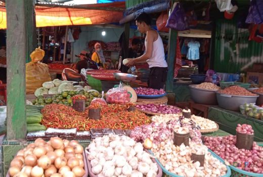 Jelang Ramadan, Daftar Harga Kebutuhan Pokok yang Naik di Kendari - GenPI.co SULTRA