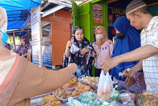 Berburu Takjil di Kota Kendari, Nikmat dan Murah Mulai Rp5 Ribuan - GenPI.co SULTRA