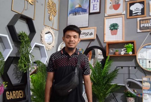 Terinspirasi Ipar, Hermawan Banjir Cuan dari Bisnis Wall Decor - GenPI.co SULTRA