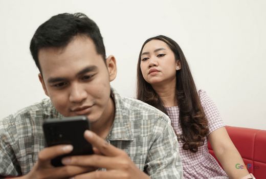 Pacar Sibuk Main Gim Sampai Dicampakkan? Panggil Psikolog - GenPI.co SULTRA