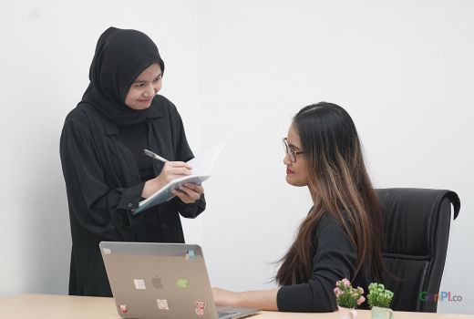 Jarang Bertemu Suami, Rahasia Wanita Karier Agar Cepat Hamil - GenPI.co SULTRA