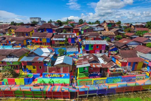 Wisata ke Kampung Warna Warni Lubuklinggau, Cantiknya Bukan Main - GenPI.co SUMSEL