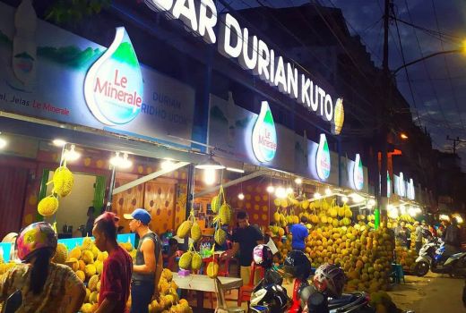 Menikmati Durian di Pasar Kuto Palembang, Lezatnya Bikin Nagih - GenPI.co SUMSEL