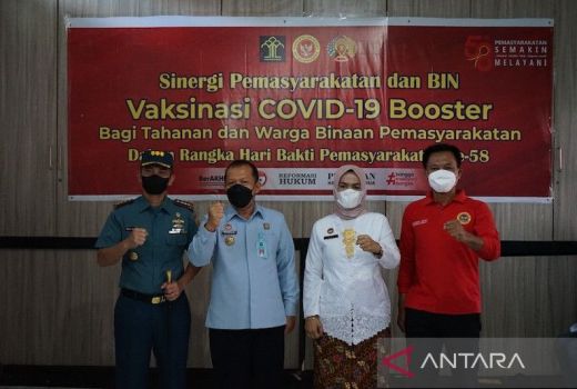 Anggunnya Petugas Lapas Perempuan Palembang Gunakan Kebaya - GenPI.co SUMSEL