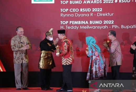 Kinerjanya Apik, OKU Terima 5 Penghargaan Top BUMD - GenPI.co SUMSEL