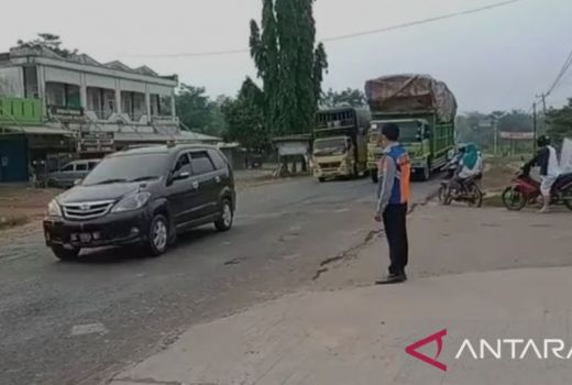 Arus Lalu Lintas Jalintim Palembang-Betung Kembali Lancar - GenPI.co SUMSEL