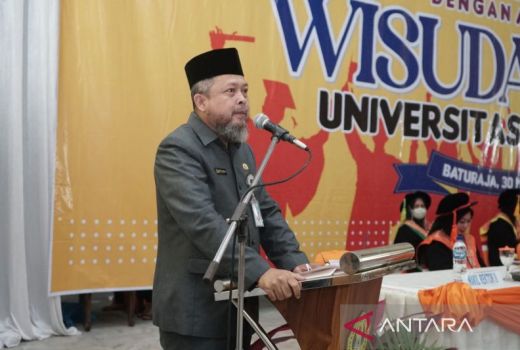 Presiden Jokowi Beri Sekda OKU Penghargaan Pangkat Tertinggi ASN - GenPI.co SUMSEL