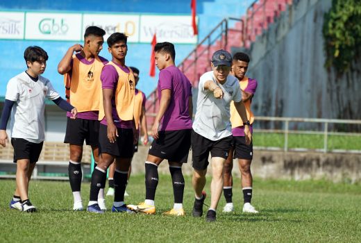 Timnas Latihan di Vietnam, Shin Tae-Yong Tidak Puas Lapangannya - GenPI.co SUMSEL