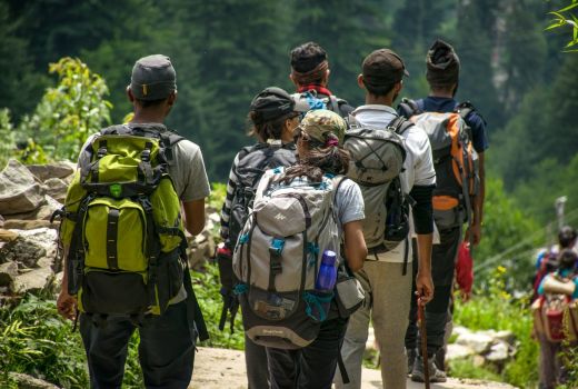 5 Peralatan Mendaki yang Wajib Dibawa Ketika Naik Gunung - GenPI.co SUMSEL