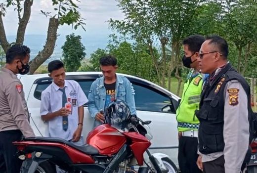 Pesta Miras di Objek Wisata Pagaralam, 11 Pelajar SMA Diciduk - GenPI.co SUMSEL