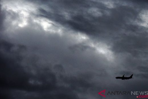 2 Pesawat Jakarta-Bengkulu Terpaksa Mendarat di Bandara SMB II - GenPI.co SUMSEL