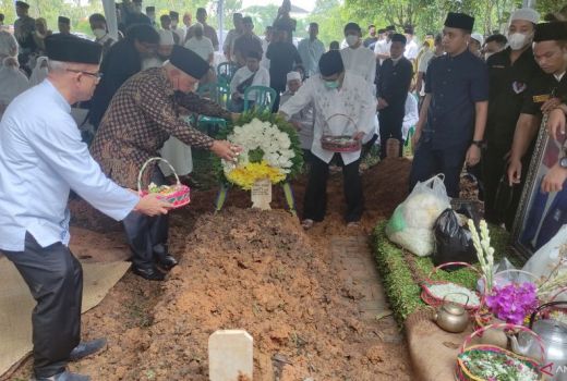Istri Alm Keponakannya Hamil 8 Bulan, Hatta Rajasa Beri Dukungan - GenPI.co SUMSEL