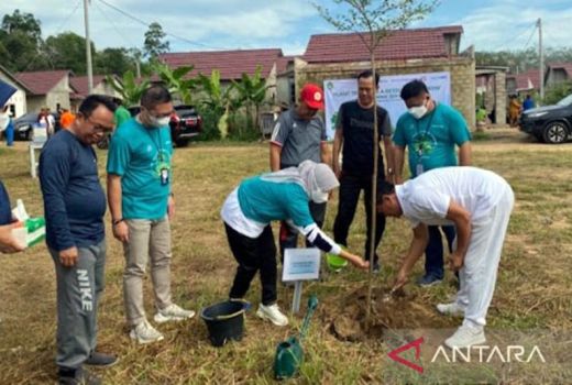 Pemkot Prabumulih-BCA Tanam 200 Bibit Pohon di Perumahan Warga - GenPI.co SUMSEL