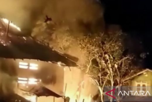 Polisi Menduga Kebakaran Gudang di Palembang Karena Arus Pendek - GenPI.co SUMSEL