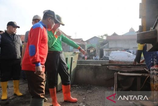 Gotong Royong Bersihkan Lingkungan Resmi Digelar Kota Palembang - GenPI.co SUMSEL