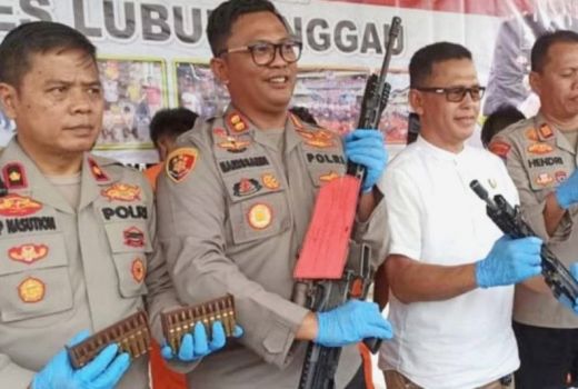 Simpan Senpi Ilegal, Oknum Anggota Perbakin Ditangkap Polisi - GenPI.co SUMSEL