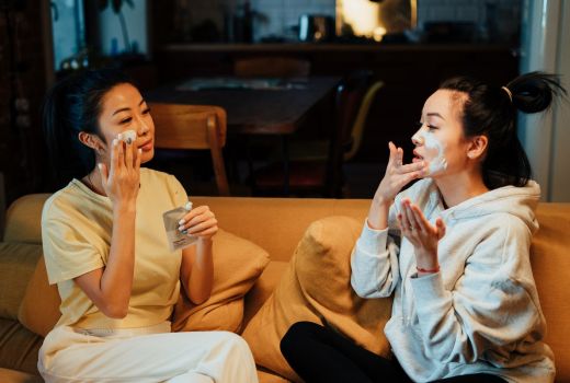 Gen Z Ayo Kumpul, Nih 3 Rekomendasi Skincare yang Aman dan Bagus - GenPI.co SUMSEL