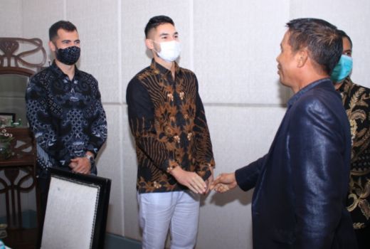 Keputusan DPR Soal Amat dan Sandy Bikin Suporter Timnas Happy - GenPI.co SUMSEL