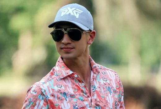 Emoh Dibilang Gay, Verrell Bramasta Gandeng Perempuan Cantik - GenPI.co SUMSEL