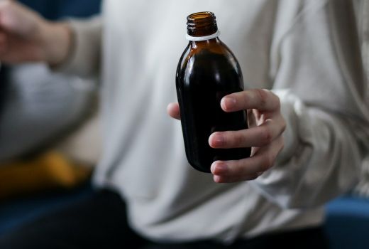 3 Pilihan Obat Batuk Kering, Tenggorokan Kamu Langsung Lega - GenPI.co SUMSEL