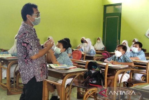 Dapat Jalur Prioritas P3K, Ratusan Guru Honorer di OKU Bahagia - GenPI.co SUMSEL