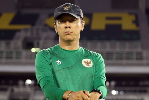 Pemain Timnas Indonesia Tekel Shin Tae Yong, Responsnya Nggak Sangka - GenPI.co SUMSEL