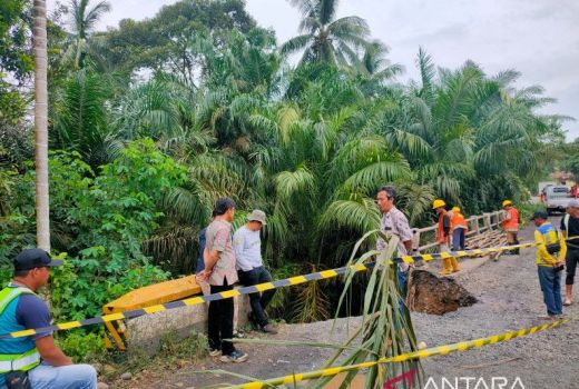 Lalu Lintas di Jalinteng OKU Sempat Macet Total, Begini Sebabnya - GenPI.co SUMSEL