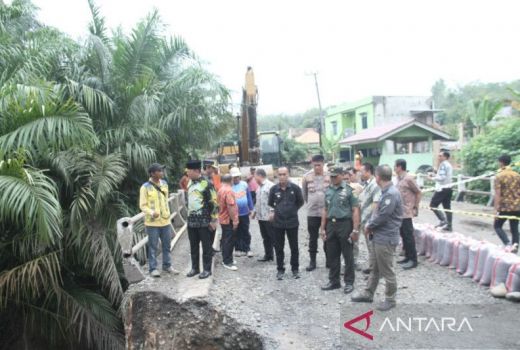 Kabar Baik! Jembatan yang Longsor di OKU Langsung Diperbaiki - GenPI.co SUMSEL