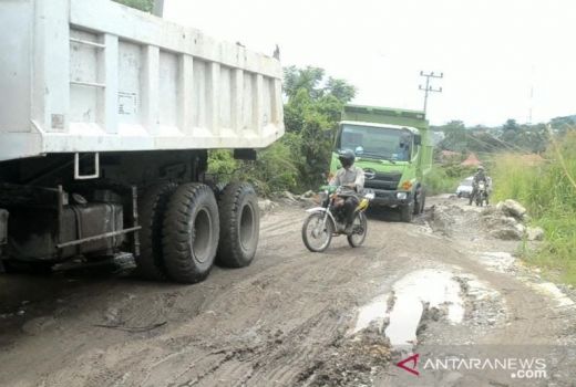 Menyerah Perbaiki Jalan Cor Batukuning, Pemkab OKU Minta Tolong Pusat - GenPI.co SUMSEL