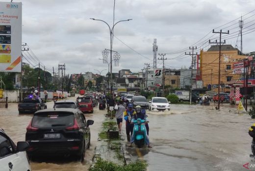 Atasi Banjir, Pemkot Palembang Turunkan Tim Reaksi Cepat - GenPI.co SUMSEL