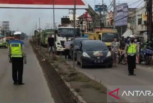 Hari Pahlawan, Pengguna Jalan di Sumsel Mengheningkan Cipta 1 Menit - GenPI.co SUMSEL