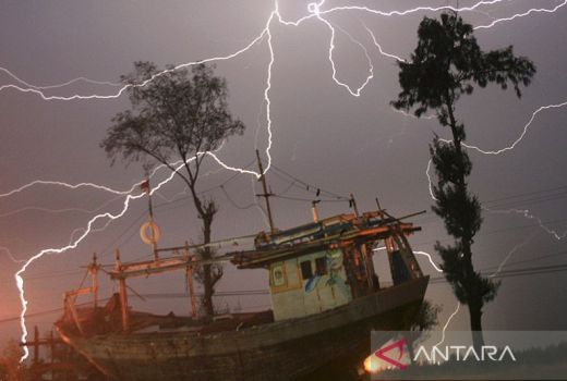 BMKG: Martapura Bakal Dilanda Hujan Petir pada Malam Hari - GenPI.co SUMSEL