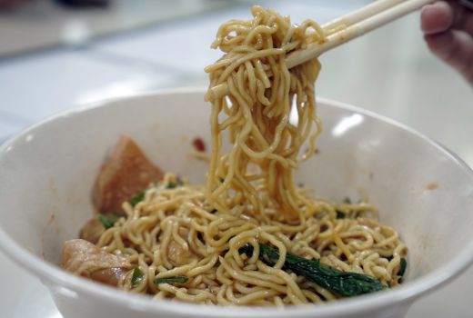 3 Cara Menghentikan Ketagihan Makan Mi Instan, Wajib Dicoba! - GenPI.co SUMSEL