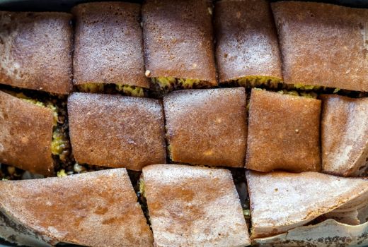 Suka Makan Martabak Manis? 3 Bahayanya Harus Diwaspadai - GenPI.co SUMSEL