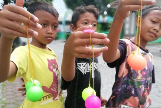 Siswa SD-SMP di Palembang Dilarang Bawa Lato-lato ke Sekolah - GenPI.co SUMSEL