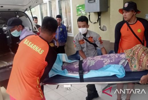 Bocah 11 Tahun Ditemukan Tewas Terseret Banjir Bandang di Lahat - GenPI.co SUMSEL
