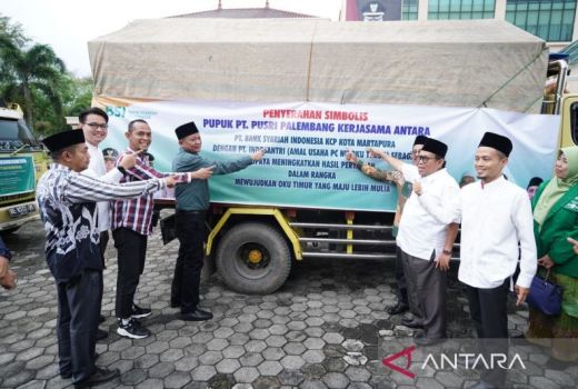 Petani Kader NU di OKU Timur Dapat 30 Ton Pupuk Tanaman - GenPI.co SUMSEL
