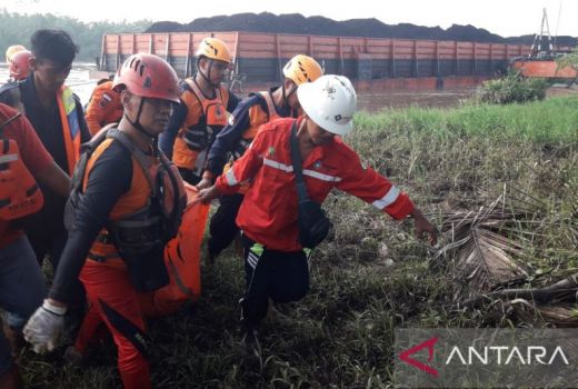 Jatuh di Sungai Lilin Muba, Penumpang Kapal Jukung Ditemukan Tewas - GenPI.co SUMSEL