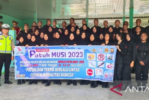 Puluhan Pelajar SMA Taruna Bangsa Baturaja Dapat Helm Gratis - GenPI.co SUMSEL