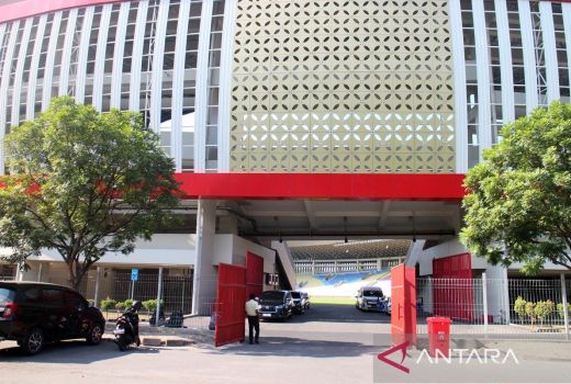 Periksa Stadion Manahan Solo, FIFA Soroti Rumput Lapangan - GenPI.co SUMSEL
