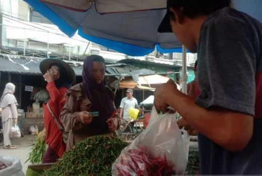 Pedagang di OKU Keluhkan Harga Cabai Merah Keriting Meroket - GenPI.co SUMSEL