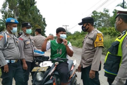 Manuver Ciamik Polsek Barumun Tengah Cegah Penularan Covid-19 - GenPI.co SUMUT
