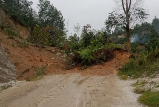 Jalan di Tapanuli Utara Putus, Polisi Berjaga-jaga - GenPI.co SUMUT