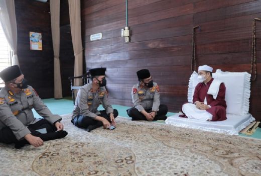 Kapolda Sumut Bertemu Tuan Guru Besilam, Bahas Apa? - GenPI.co SUMUT