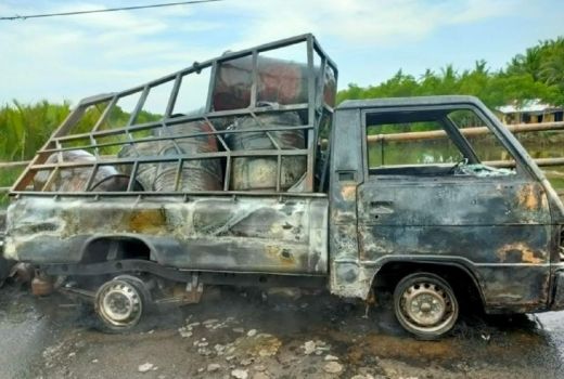 Mobil L 300 Terbakar di Langkat, Ini Penyebabnya - GenPI.co SUMUT
