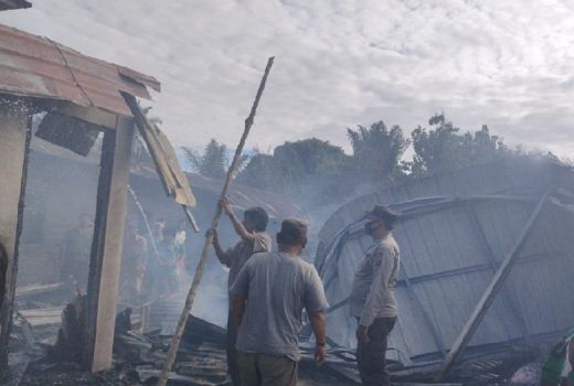 Tiga Rumah di Taput Habis Dilalap Si Jago Merah - GenPI.co SUMUT
